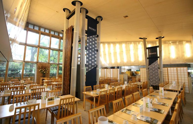 楠公レストハウス店内